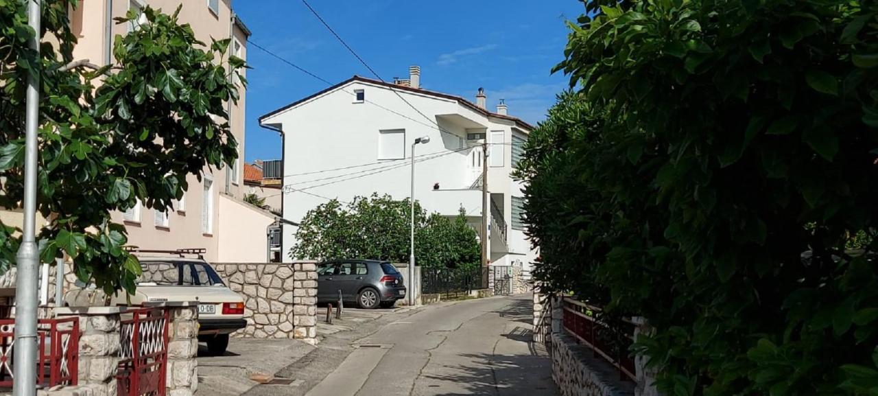 Apartments Ema Crikvenica Exteriör bild