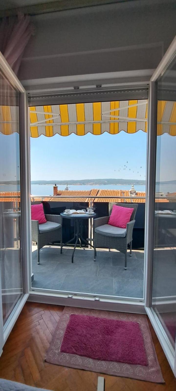 Apartments Ema Crikvenica Exteriör bild