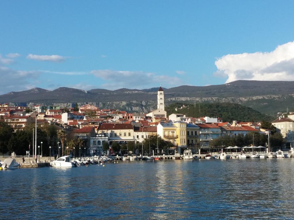 Apartments Ema Crikvenica Exteriör bild