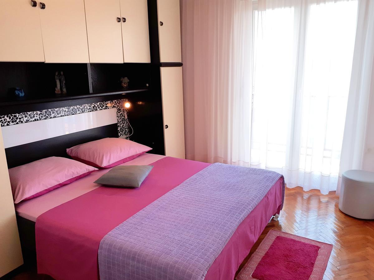Apartments Ema Crikvenica Exteriör bild